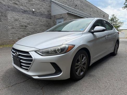Used 2018 Hyundai Elantra SEL FWD image 3