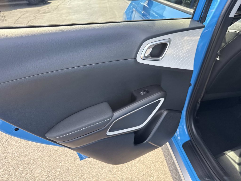 Used 2023 Kia Soul GT-Line FWD image 16