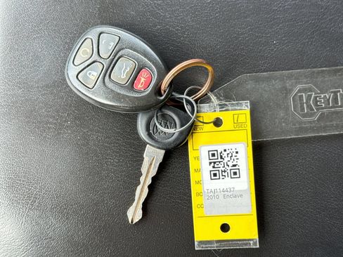 Used 2010 Buick Enclave CX FWD image 20