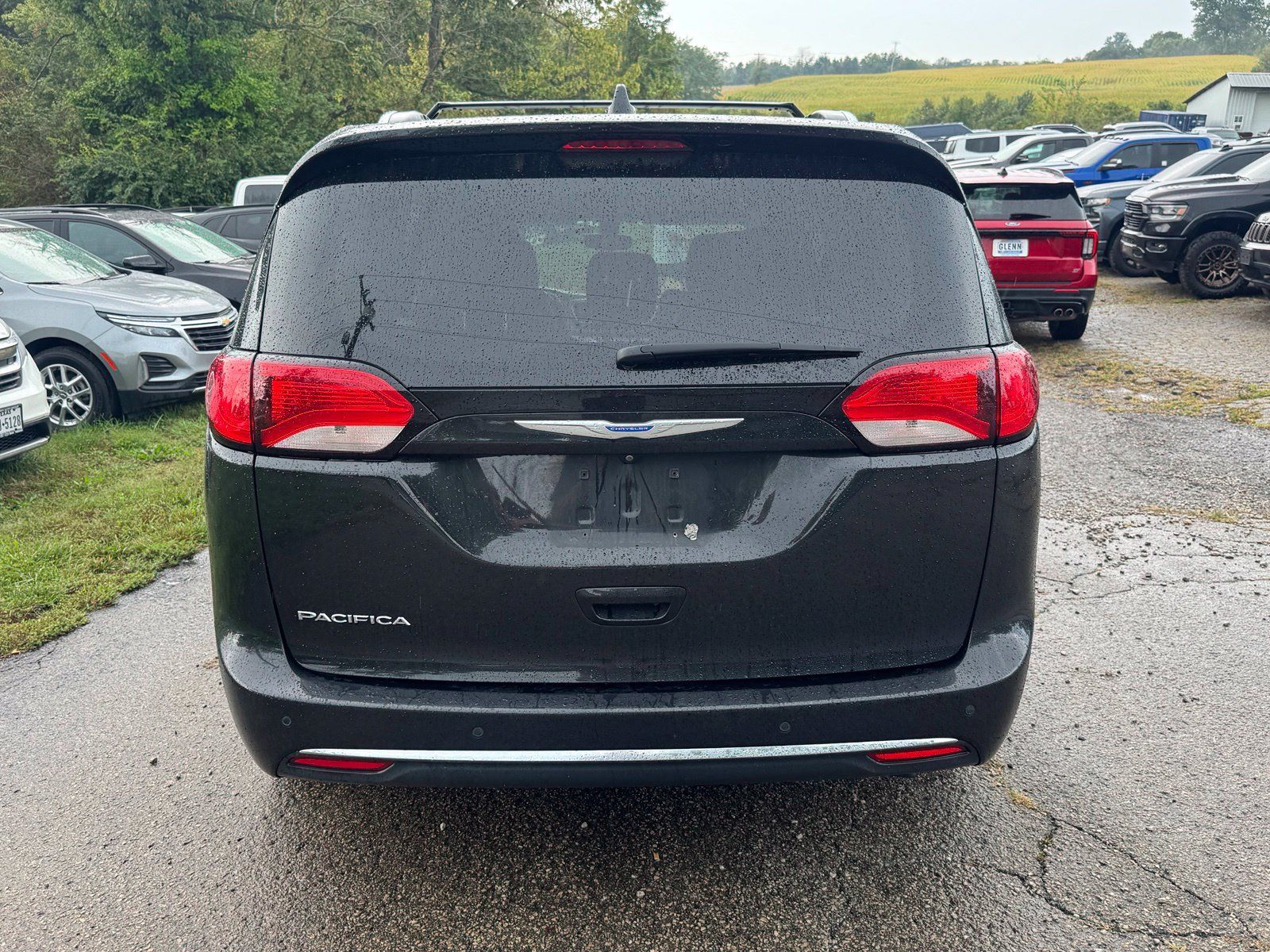 Used 2018 Chrysler Pacifica Touring-L FWD image 5