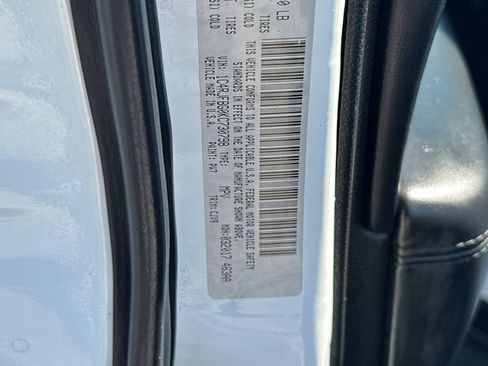 Used 2019 Jeep Grand Cherokee Limited image 25