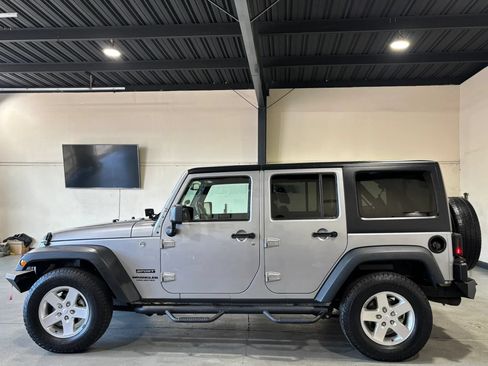 Used 2017 Jeep Wrangler Unlimited Sport w/ Quick Order Package 24S AWD/4WD image 5