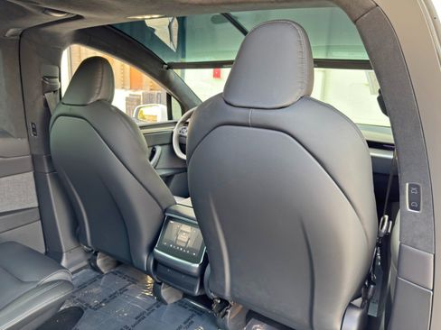 Used 2022 Tesla Model X AWD/4WD image 44