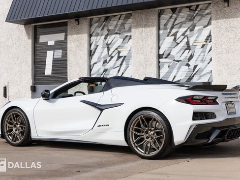 Used 2023 Chevrolet Corvette Z06 image 11