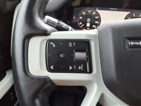 Used 2022 Land Rover Defender 110 SE image 30