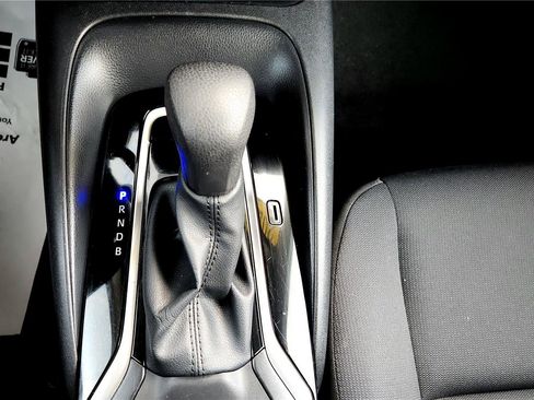 Certified 2024 Toyota Corolla LE image 28