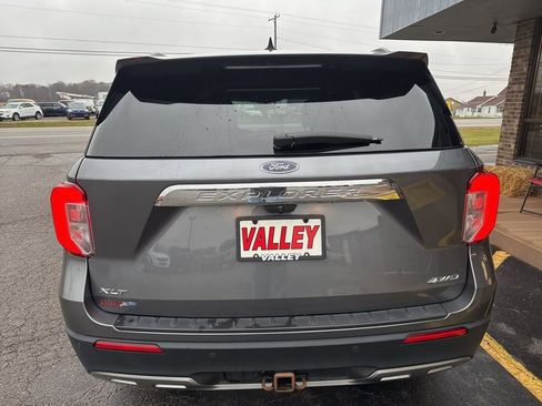 Used 2022 Ford Explorer XLT w/ Equipment Group 202A image 14