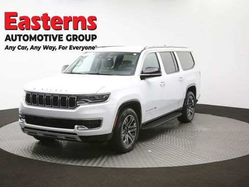 Used 2024 Jeep Wagoneer L Series II w/ Flexible Seating Group RWD image 58