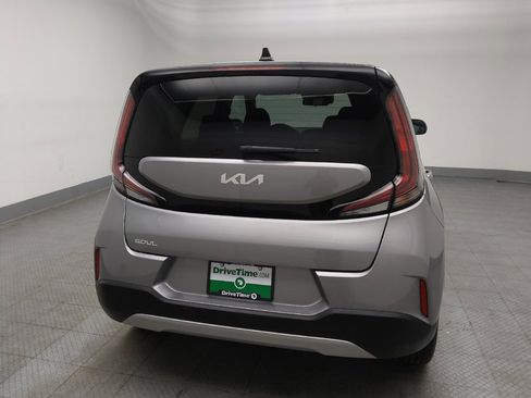 Used 2025 Kia Soul LX w/ LX Technology Package FWD image 7