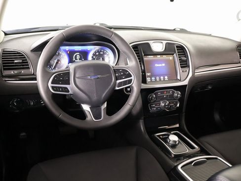 Used 2023 Chrysler 300 Touring w/ Sport Appearance Package image 2