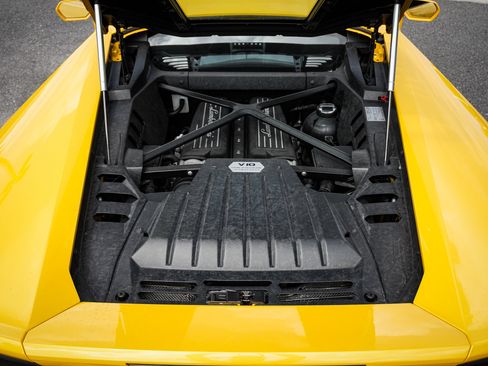 Used 2015 Lamborghini Huracan LP 610-4 AWD/4WD image 33