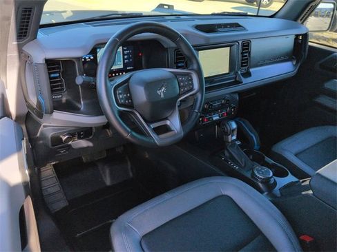 Used 2023 Ford Bronco Black Diamond image 14