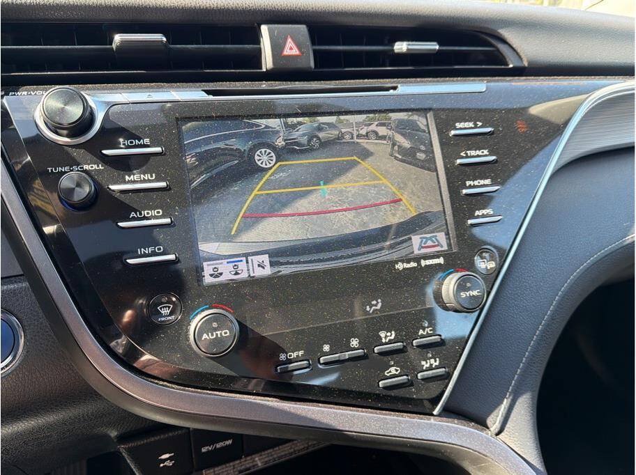 Used 2018 Toyota Camry SE w/ Audio Package FWD image 12