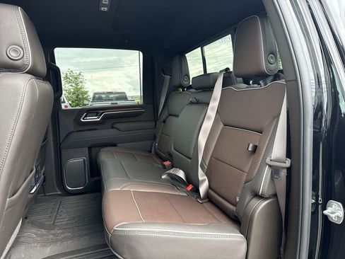 Used 2025 GMC Sierra 2500 Denali AWD/4WD image 19