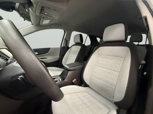 Used 2022 Chevrolet Equinox LS w/ LS Convenience Package FWD image 10