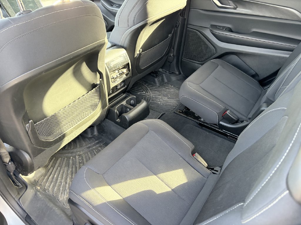 Used 2024 Jeep Grand Cherokee L Laredo w/ Luxury Tech Group I AWD/4WD image 9