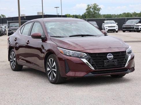 Used 2025 Nissan Sentra SV w/ SV Premium Package FWD image 4