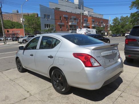 Used 2019 Nissan Versa S Plus FWD image 5