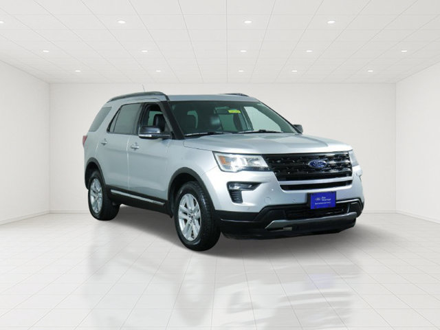 Certified 2018 Ford Explorer XLT w/ Equipment Group 202A AWD/4WD image 1