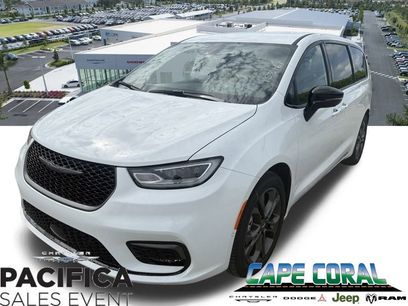 New 2026 Chrysler Pacifica Select