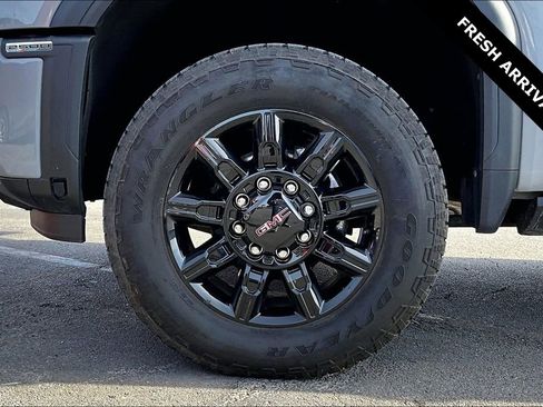 Used 2025 GMC Sierra 2500 AT4 w/ AT4 Premium Plus Package image 34