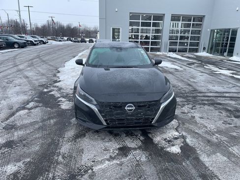 Used 2024 Nissan Altima 2.5 S image 8