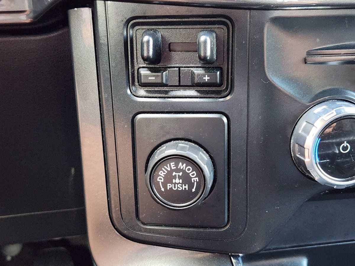 Used 2022 Ford F150 XLT w/ Equipment Group 302A High RWD image 43