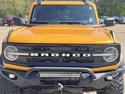 Used 2021 Ford Bronco Badlands image 9
