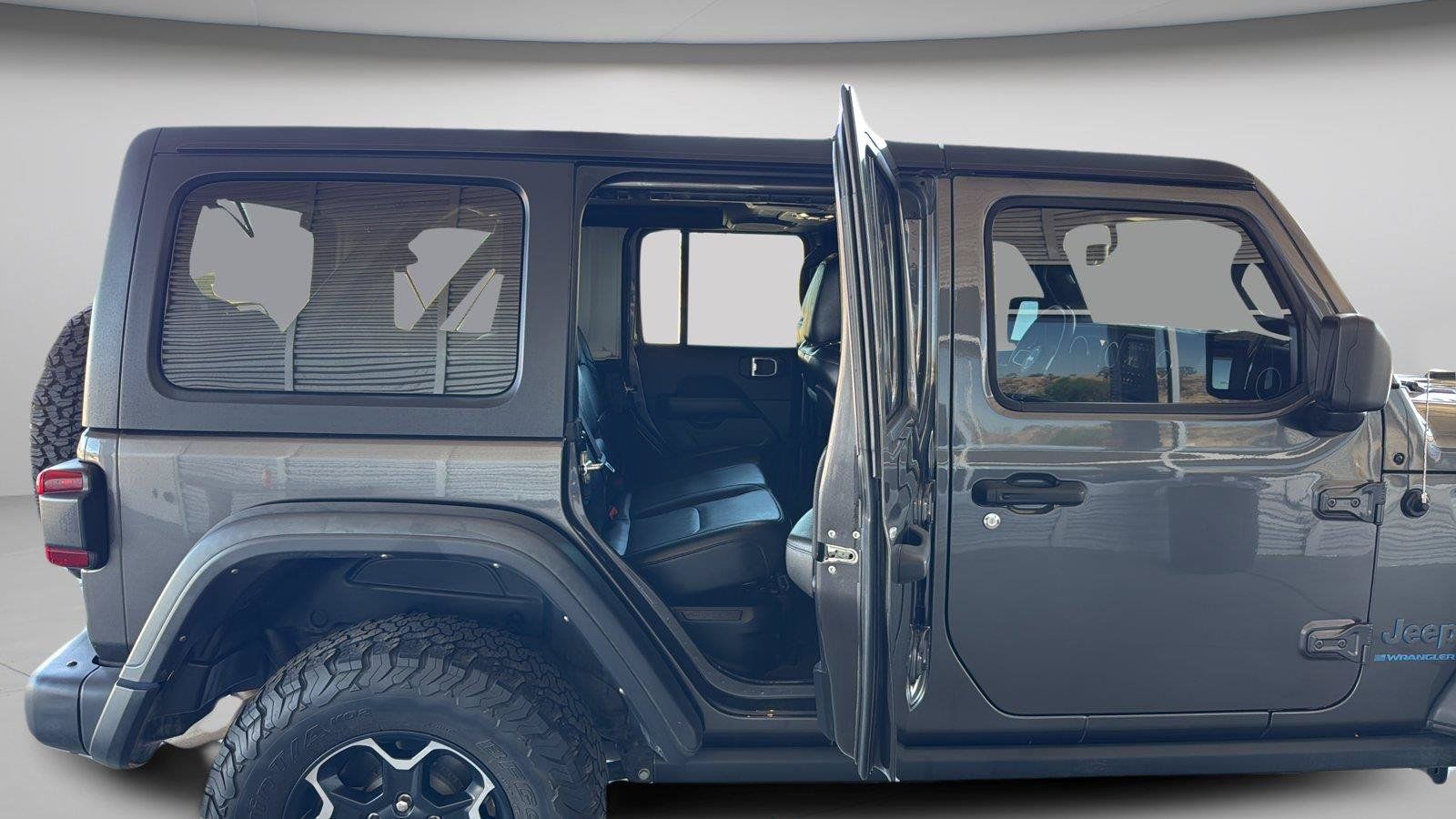 Used 2023 Jeep Wrangler Unlimited Rubicon 4xe w/ Steel Bumper Group AWD/4WD image 25