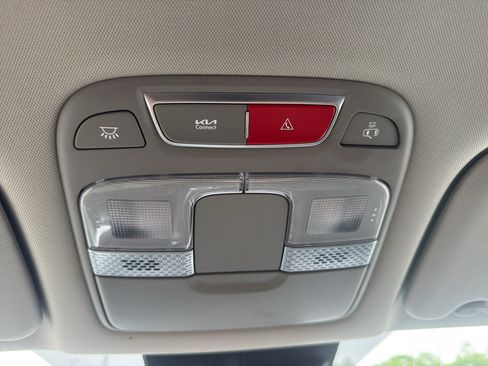 Used 2023 Kia Telluride S AWD/4WD image 23