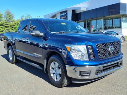 Used 2019 Nissan Titan SV w/ SV Convenience Package