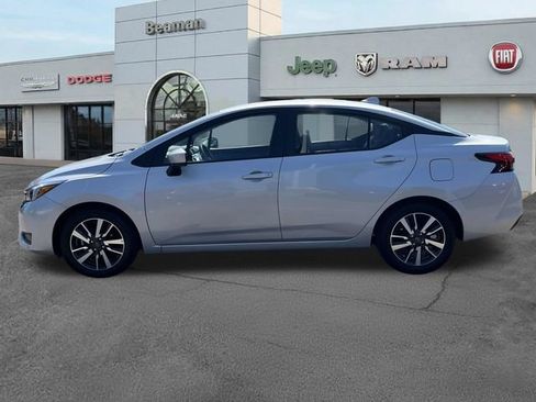 Used 2025 Nissan Versa SV FWD image 4