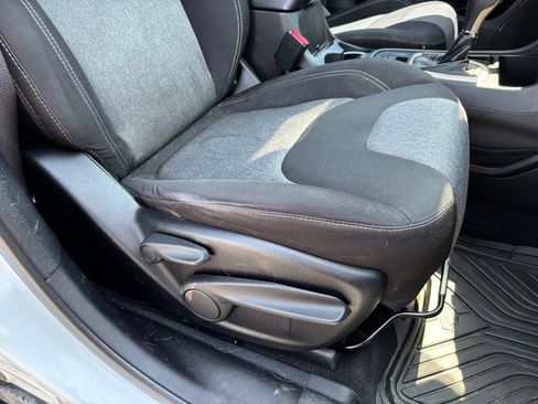 Used 2014 Jeep Cherokee Sport FWD image 23