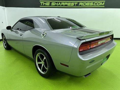 Used 2011 Dodge Challenger RWD image 7