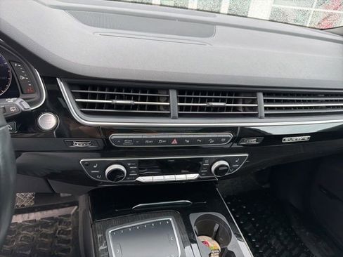 Used 2019 Audi Q7 3.0T Prestige w/ Prestige Package image 4