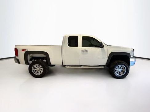 Used 2013 Chevrolet Silverado 1500 LT w/ All-Star Edition AWD/4WD image 8