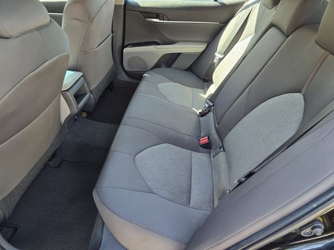 Used 2018 Toyota Camry LE FWD image 22