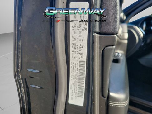 Used 2019 Jeep Grand Cherokee Laredo w/ Laredo X Package image 31