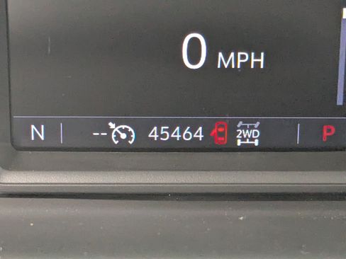 Used 2021 GMC Sierra 1500 Elevation w/ X31 Off-Road Package AWD/4WD image 2