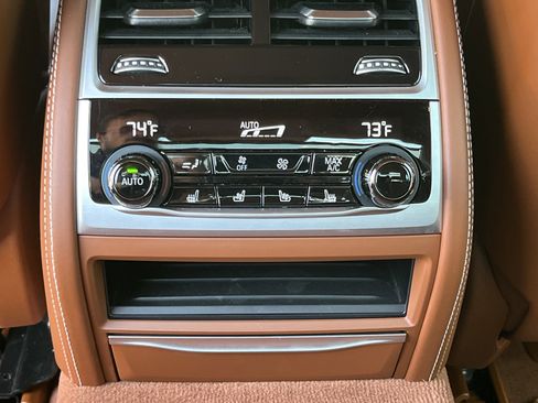 Used 2021 BMW 750i xDrive w/ Luxury Rear Seating Package AWD/4WD image 24