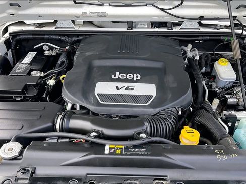 Used 2018 Jeep Wrangler Sport AWD/4WD image 28