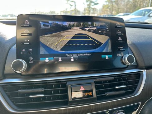 Used 2018 Honda Accord EX image 18
