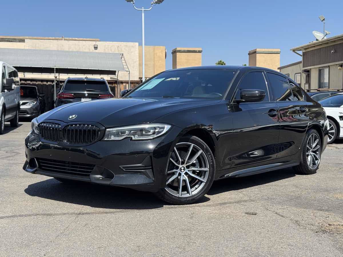 Used 2020 BMW 330i Sedan w/ Premium Package RWD image 2