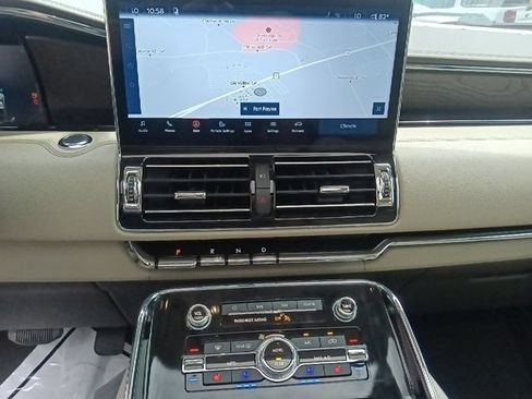 Used 2024 Lincoln Navigator Reserve AWD/4WD image 22