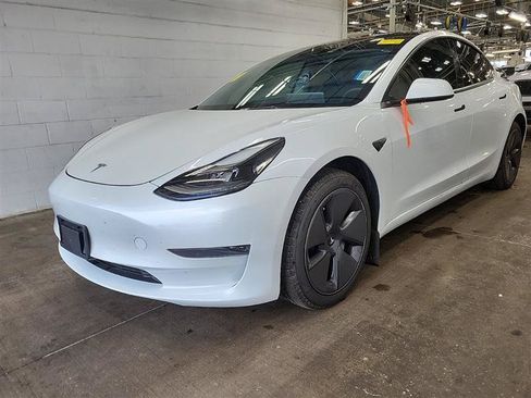 Used 2023 Tesla Model 3 Standard Range RWD image 3