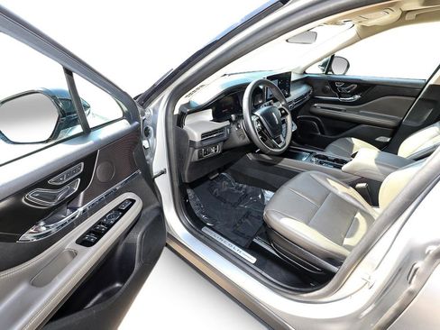 Certified 2023 Lincoln Corsair AWD w/ Equipment Group 101A image 11