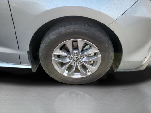 Certified 2024 Toyota Sienna XLE image 16