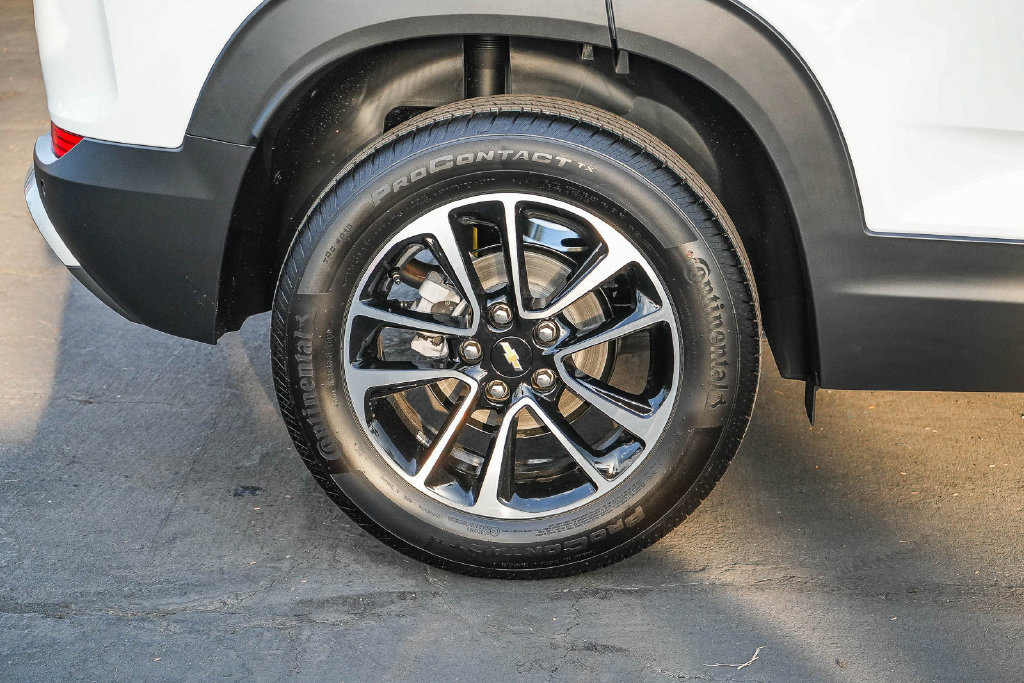 New 2026 Chevrolet TrailBlazer LT w/ Convenience Package FWD image 11