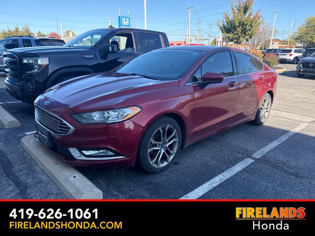 Used 2017 Ford Fusion SE w/ Equipment Group 201A FWD image 1