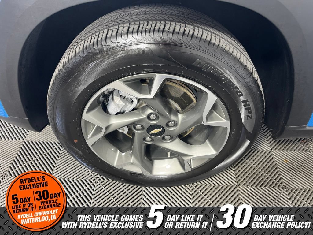 Used 2025 Chevrolet Trax LT w/ LT Convenience Package FWD image 19